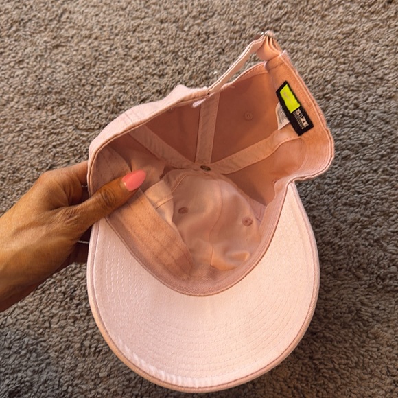 Nike Blush Hat - Picture 3 of 3